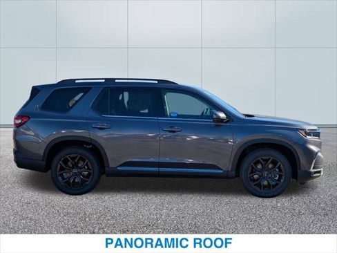 New 2025 Honda Pilot Touring image 6