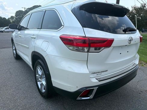 Used 2018 Toyota Highlander Limited FWD image 7