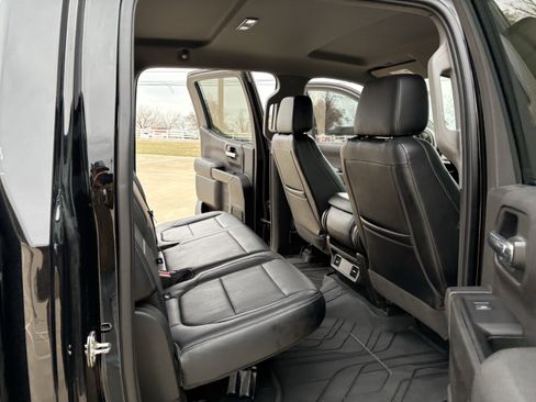 Used 2019 Chevrolet Silverado 1500 Custom Trail Boss w/ Custom Convenience Package image 12