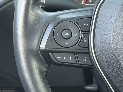 Certified 2022 Toyota Corolla Cross LE image 30