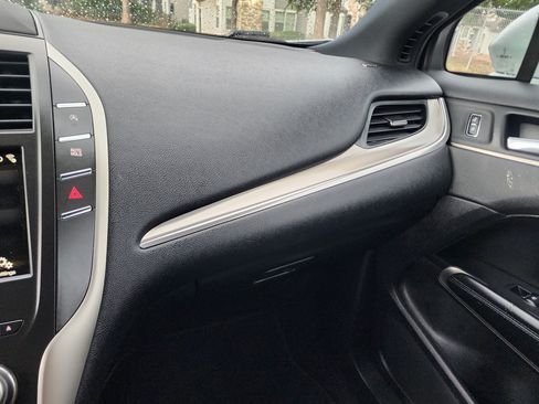 Used 2018 Lincoln MKC Premiere FWD image 27