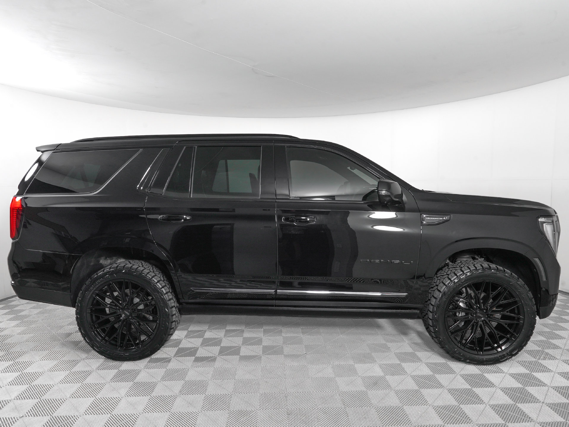 Used 2026 GMC Yukon Denali Ultimate AWD/4WD image 5