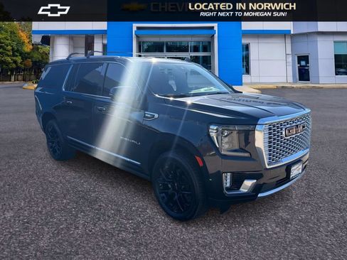 Certified 2023 GMC Yukon XL Denali AWD/4WD image 3