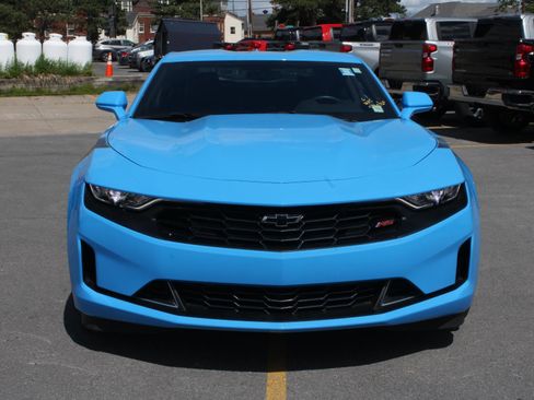 Used 2023 Chevrolet Camaro LT w/ Design Package 1 RWD image 2