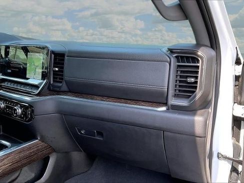 Used 2025 GMC Sierra 1500 Elevation w/ Elevation Premium Package AWD/4WD image 27