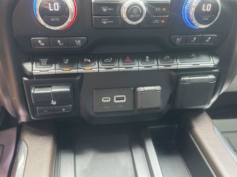 Used 2020 GMC Sierra 3500 Denali w/ Denali Ultimate Package AWD/4WD image 37
