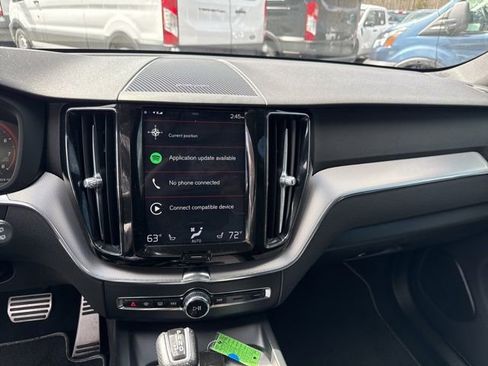 Used 2019 Volvo XC60 T5 R-Design image 16