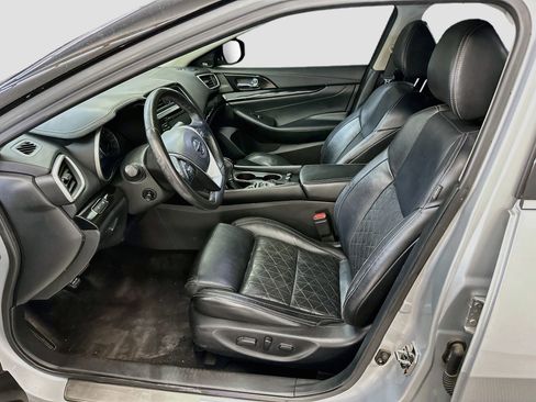 Used 2018 Nissan Maxima Platinum w/ Interior Lighting Package FWD image 13