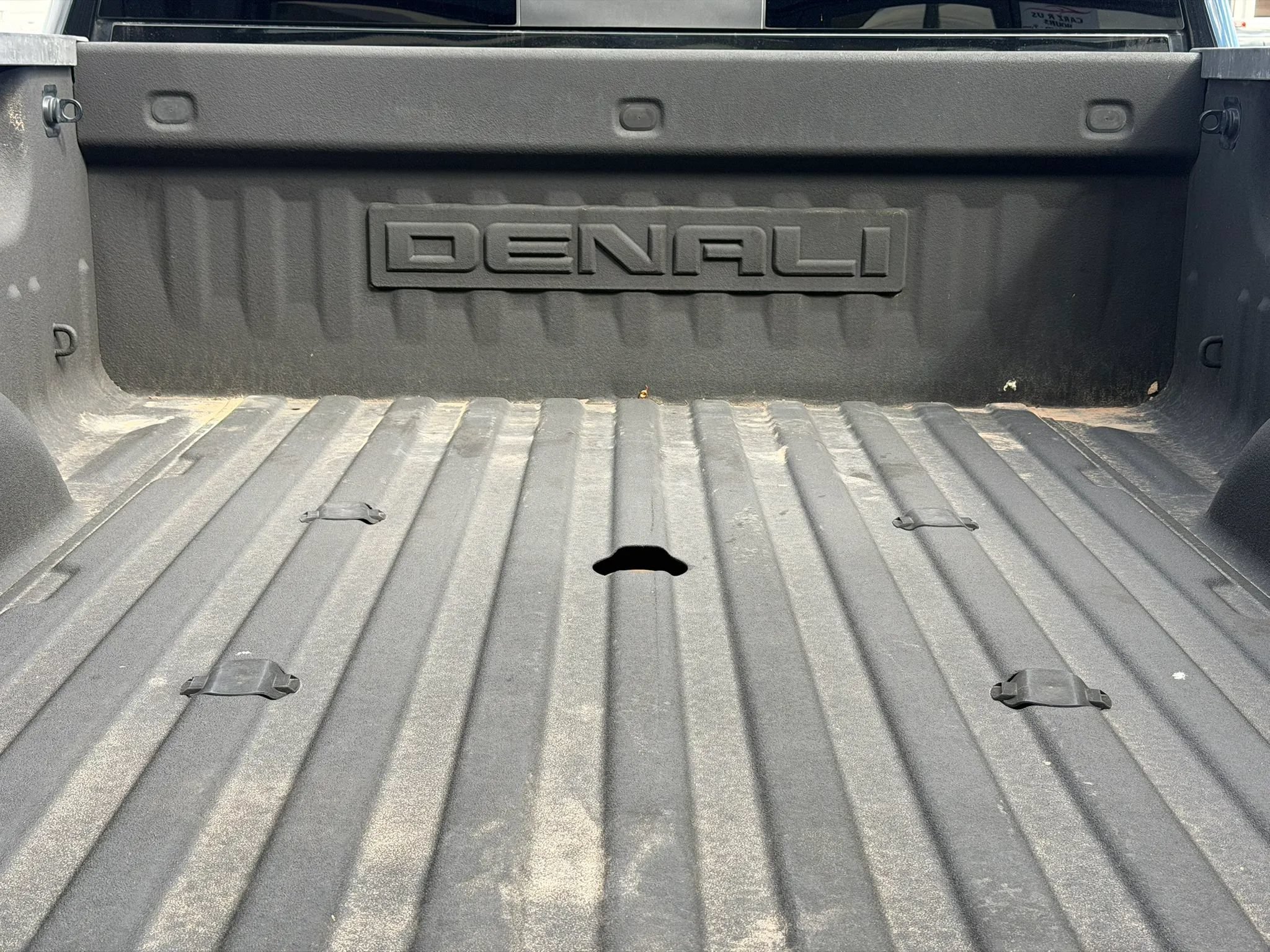 Used 2017 GMC Sierra 2500 Denali w/ Duramax Plus Package AWD/4WD image 9
