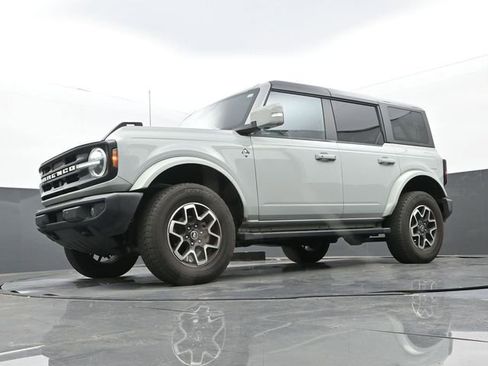 Used 2024 Ford Bronco Outer Banks AWD/4WD image 12