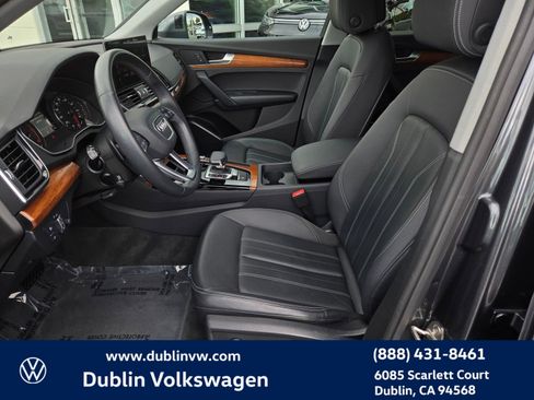 Used 2023 Audi Q5 2.0T Premium w/ Convenience Package AWD/4WD image 16