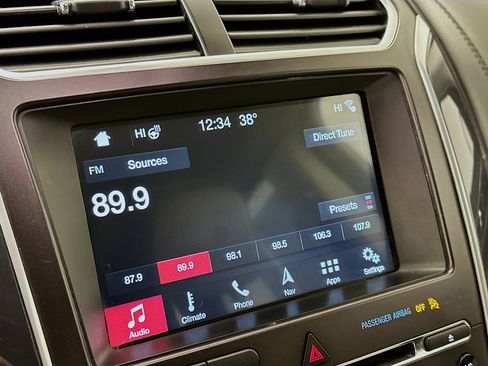 Used 2018 Ford Explorer Platinum image 21