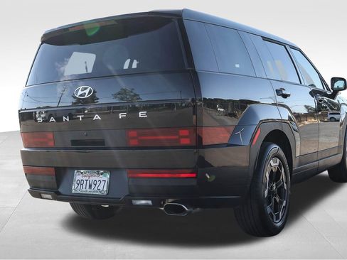 Used 2025 Hyundai Santa Fe SE FWD image 5