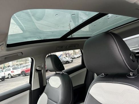 New 2026 Volkswagen Taos SEL image 15