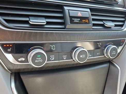 Used 2018 Honda Accord EX image 16