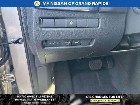 New 2026 Nissan Rogue Platinum image 13