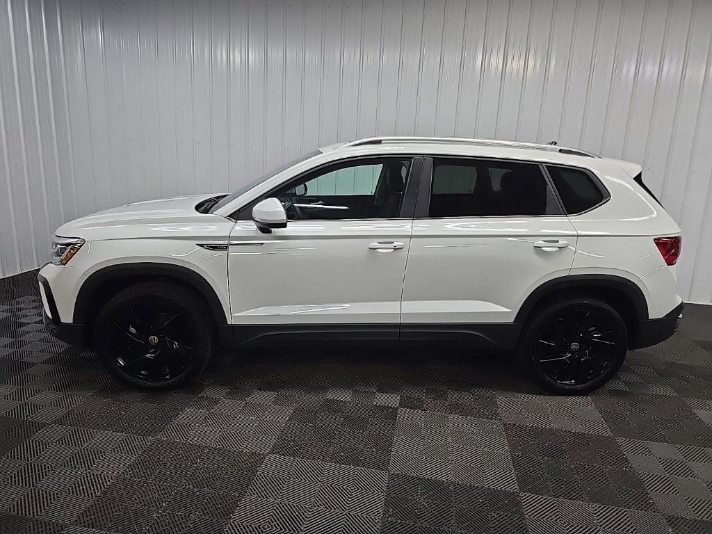 Used 2024 Volkswagen Taos SEL AWD/4WD image 5