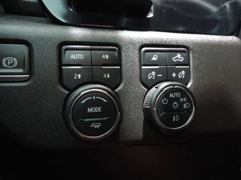 Used 2024 Chevrolet Silverado 3500 High Country w/ High Country Premium Package AWD/4WD image 29