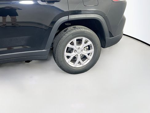 Used 2022 Jeep Grand Cherokee Limited image 29