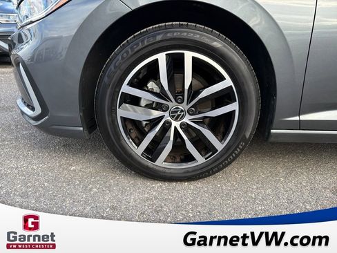 Used 2025 Volkswagen Jetta SE image 26