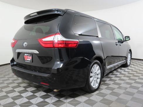 Used 2015 Toyota Sienna Limited image 48
