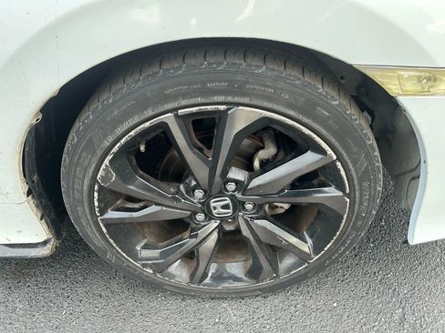 Used 2018 Honda Civic Sport Touring image 37