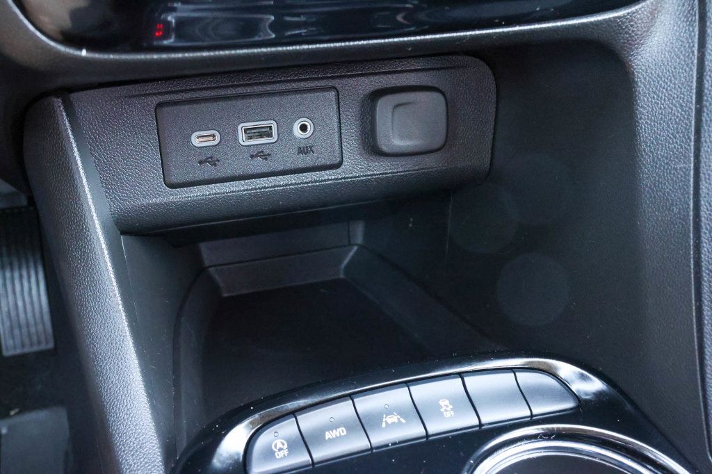 Used 2023 Buick Encore GX Preferred w/ Cold Weather Comfort Package AWD/4WD image 21
