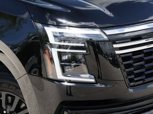 Certified 2026 Nissan Armada SV RWD image 2