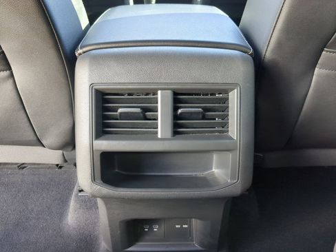 Used 2021 Volkswagen Atlas Cross Sport SEL image 30