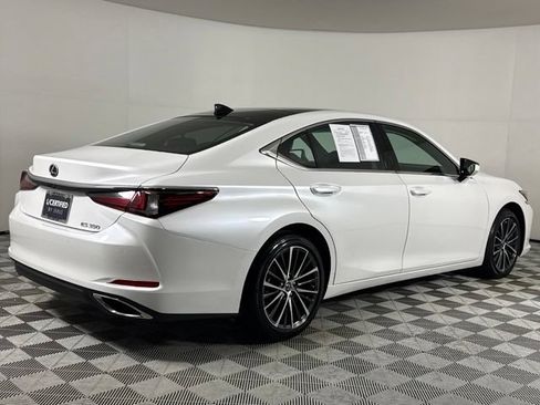 Used 2025 Lexus ES 350 w/ Premium Package FWD image 9
