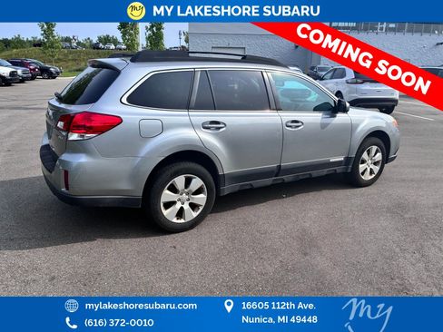 Used 2011 Subaru Outback 2.5i Premium w/ All-Weather Pkg AWD/4WD image 7