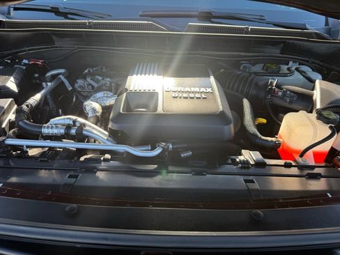 Used 2023 GMC Yukon XL SLT image 34