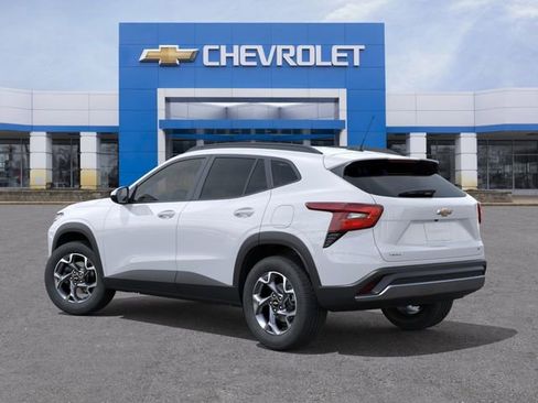 New 2026 Chevrolet Trax LT image 3