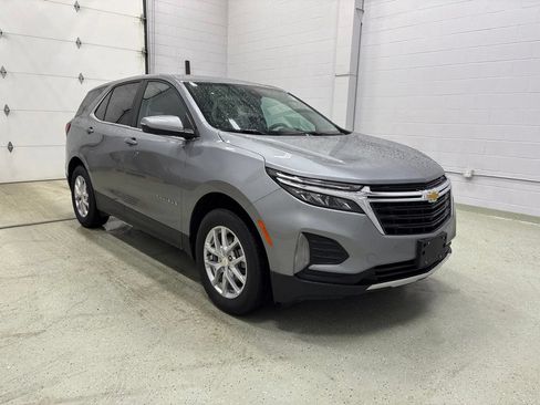 Used 2024 Chevrolet Equinox LT AWD/4WD image 2