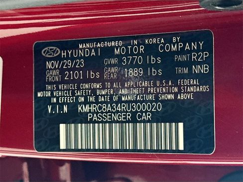 Used 2024 Hyundai Venue Limited image 30