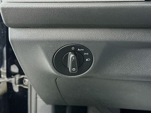 Used 2019 Volkswagen Jetta FWD image 17