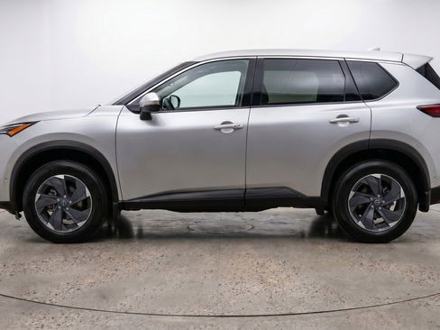 Used 2025 Nissan Rogue SV AWD/4WD image 5