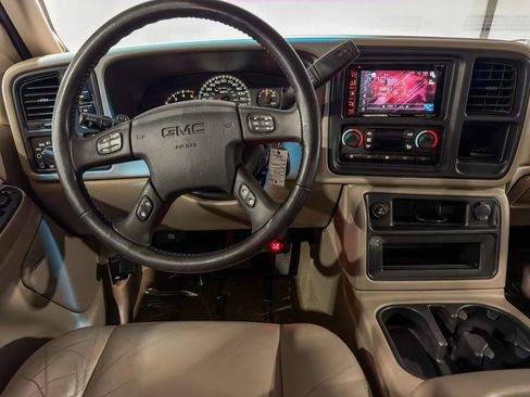 Used 2007 GMC Sierra 3500 SLT w/ Heavy-Duty Power Package AWD/4WD image 17