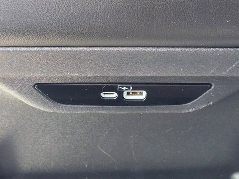 Used 2023 Chrysler Pacifica Touring-L FWD image 20