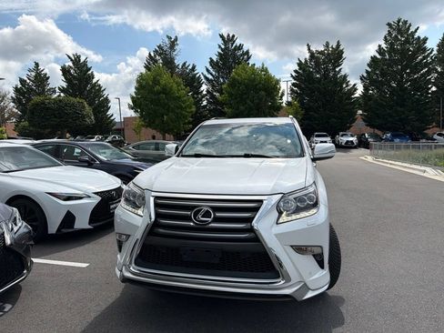 Used 2017 Lexus GX 460 Luxury w/ Sport Design Package AWD/4WD image 3