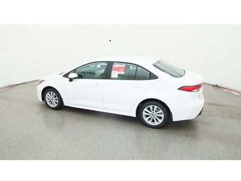 New 2026 Toyota Corolla LE FWD image 4