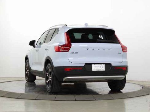 Certified 2025 Volvo XC40 B5 Core image 6