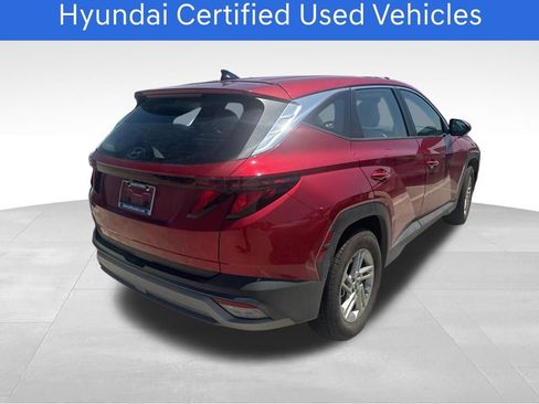 Certified 2025 Hyundai Tucson SE FWD image 3