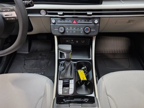 Certified 2025 Hyundai Tucson SE image 23