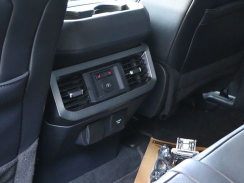 Used 2023 Ford F250 Platinum w/ FX4 Off-Road Package AWD/4WD image 18