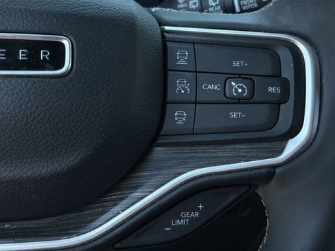 Used 2024 Jeep Wagoneer Series II w/ Flexible Seating Group RWD image 28