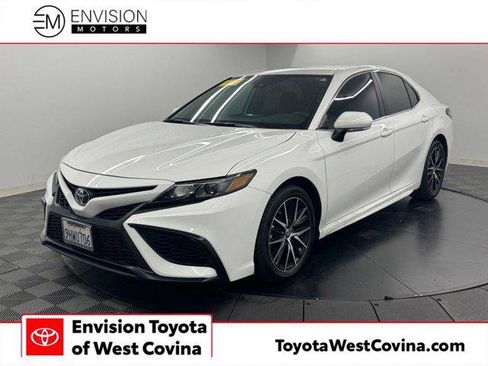 Certified 2024 Toyota Camry SE FWD image 1