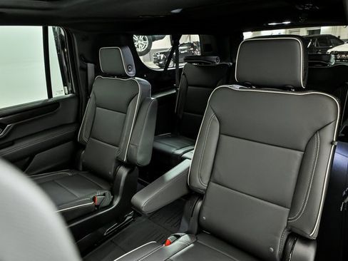 New 2026 GMC Yukon XL Elevation w/ Elevation Premium Package image 10