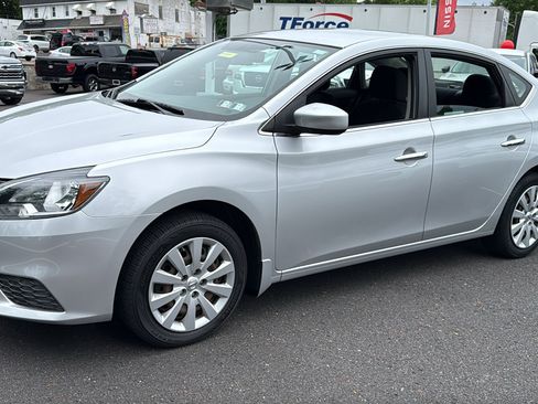 Used 2016 Nissan Sentra S FWD image 3