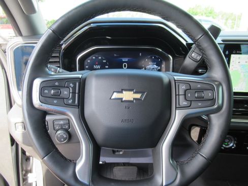 Used 2023 Chevrolet Silverado 1500 LT image 22
